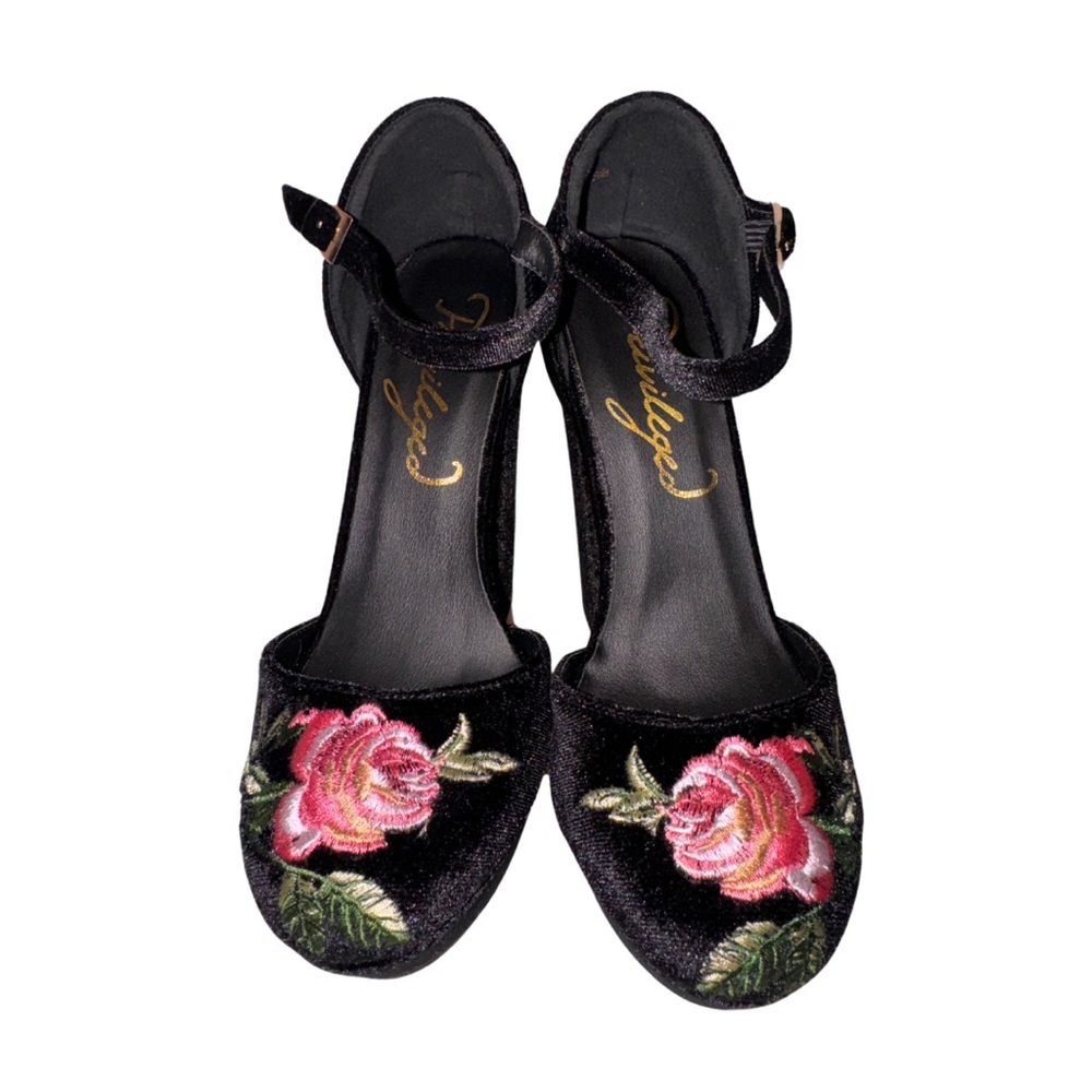 PRIVILEGED Floral Embroidery Velour Block Heels Women’s Shoes Size 6